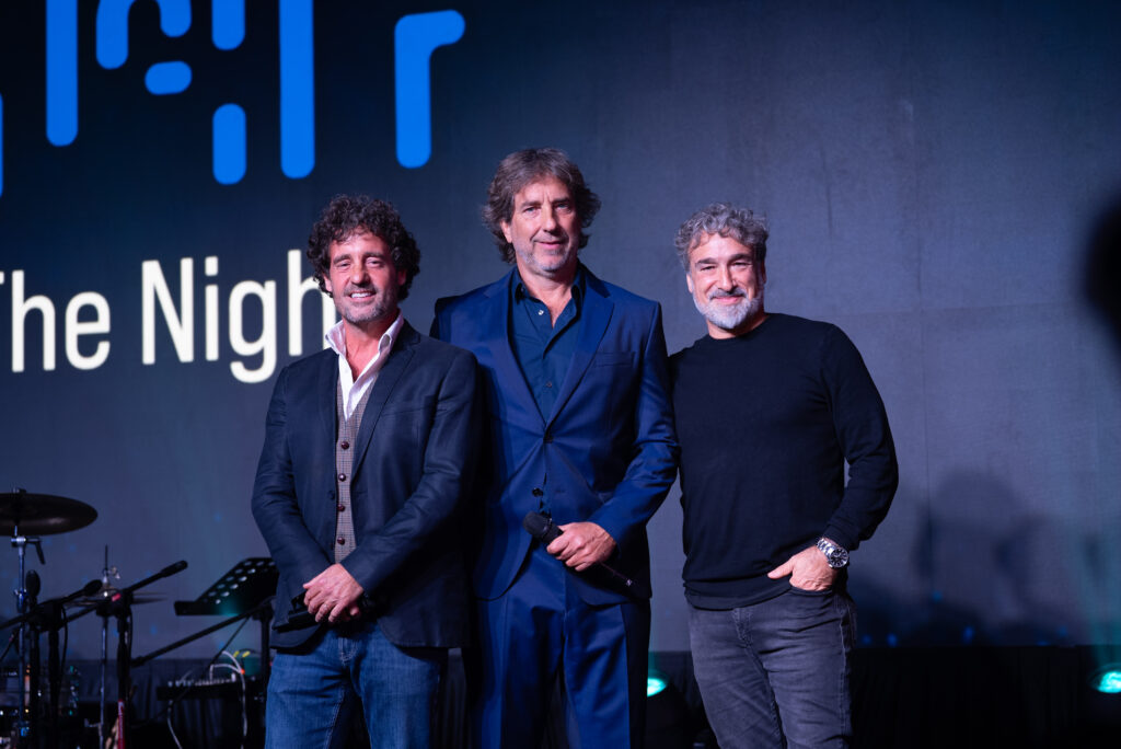 De Izq. a  der. Tati García Juanicó, José Pini y Juan Diego Martínez Larrea de Corelive.